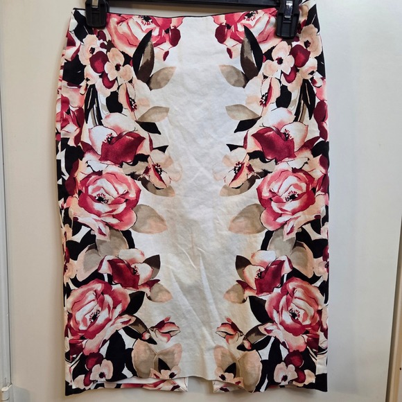 White House Black Market Dresses & Skirts - White House Black Market Floral Pencil Skirt Pink Black White Size 0 Knee Length
